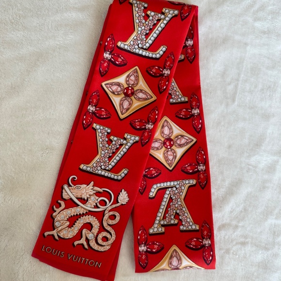 NEW! WITH TAGS LOUIS VUITTON CHINESE NEW YEAR BANDEAU M79478 - RED - Picture 4 of 10